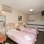 Vana Holidays Hotel 2*