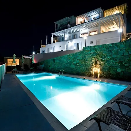 Vana Holidays Hotel