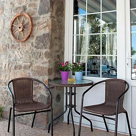 Vana Holidays 2* Ornos (Mykonos)