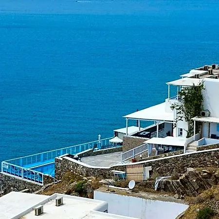 Vana Holidays Hotel
