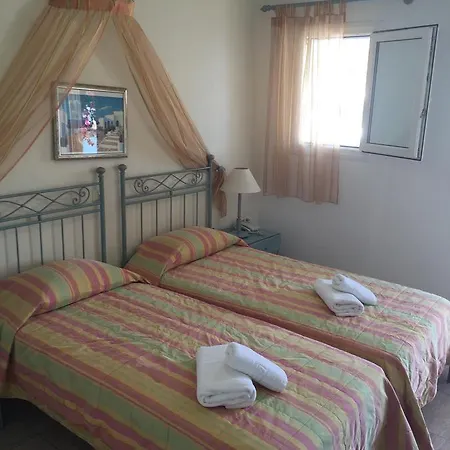 Vana Holidays 2* Ornos (Mykonos)